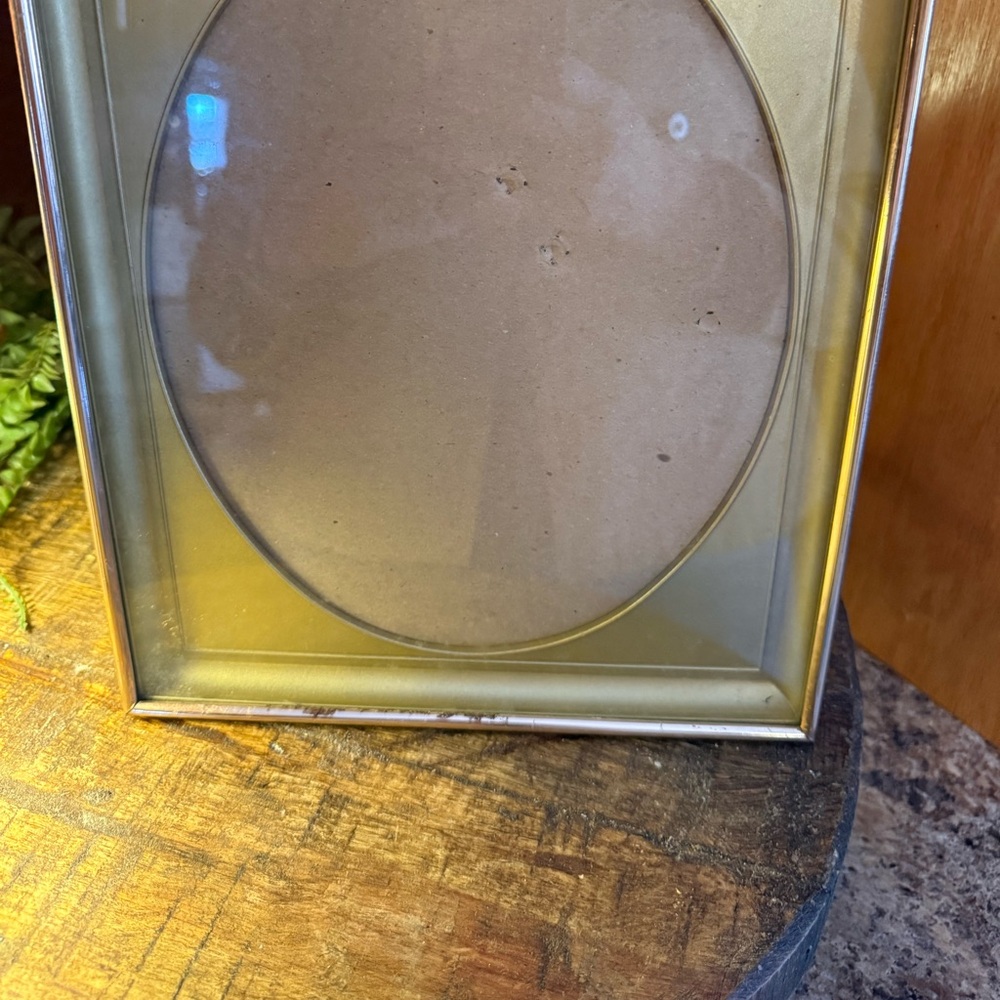 3-Vintage Gold Metal Photo Picture Frames Rectangular and Oval Freestanding - Picture 9 of 9